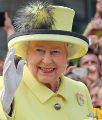 Elizabeth II in Berlin 2015, von PolizeiBerlin - Eigenes Werk. Lizenziert unter CC-BY-SA 4.0 über Wikimedia Commons